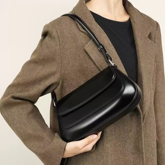 Trendy women's crossbody bag, genuine leather, high-end style, fashionable and versatile, single shoulder bag, underarm saddle bag